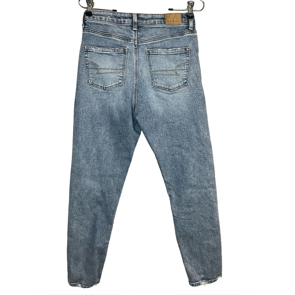 American Eagle Slightly Distressed Medium Blue Mom Jeans size 4 - Picture 2 of 4